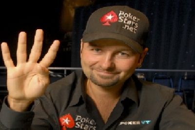 DANIEL NEGREANU - Historia