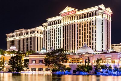 El repartidor historico del Caesars Palace se jubila después de 55 años